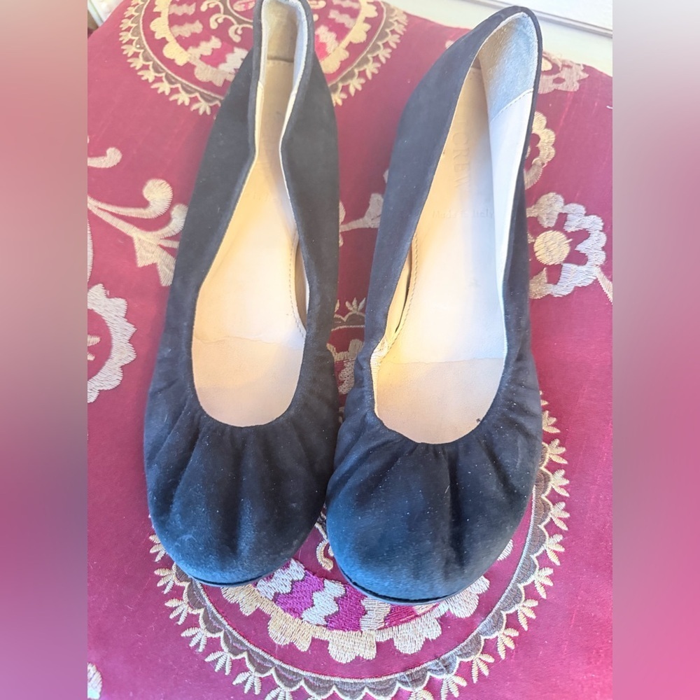 SZ  6.5 Crew Black Suede Ballet Flats